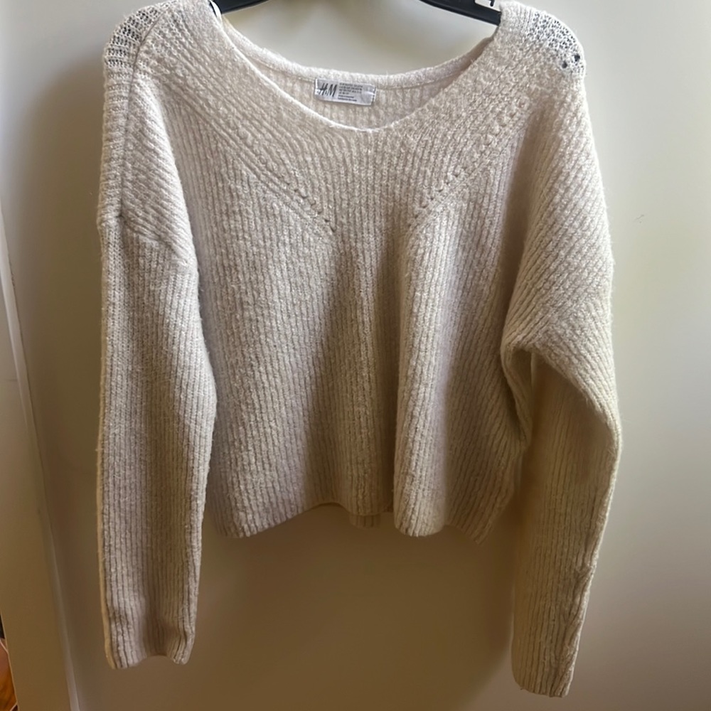 H&M knit beige sweater